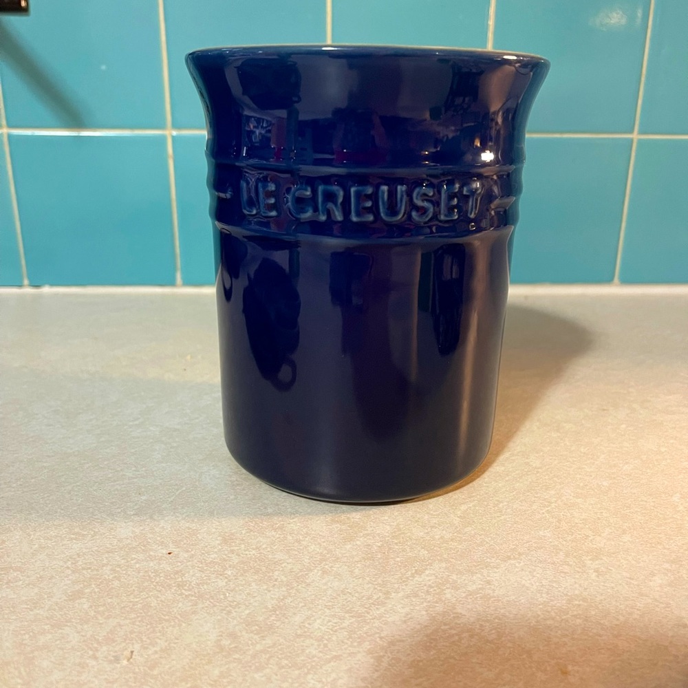 Le Creuset utensil crock